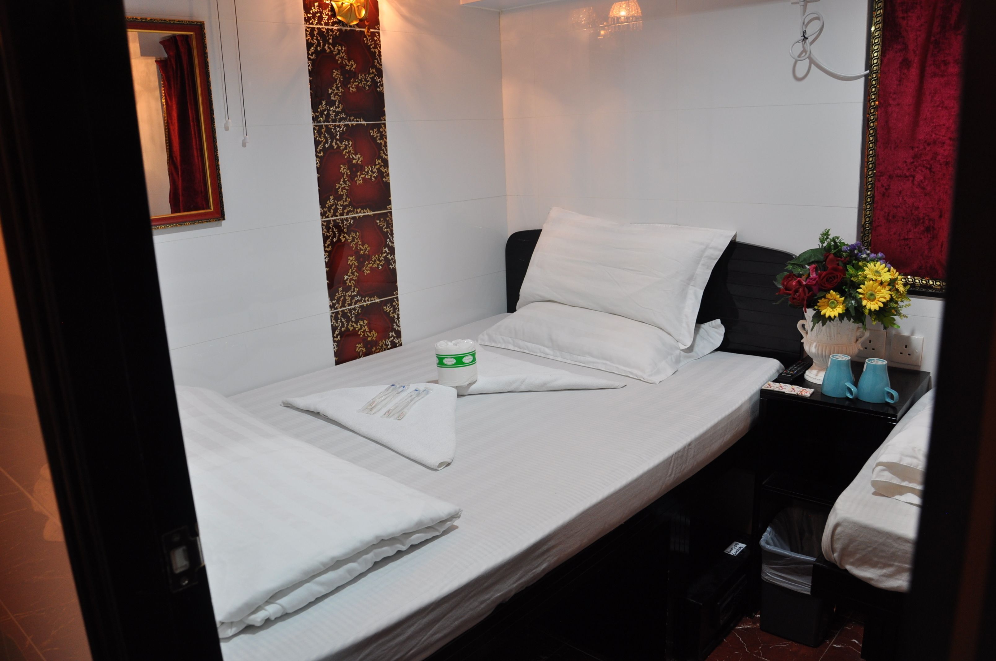 In-room safe, free WiFi, bed sheets