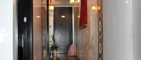 In-room safe, free WiFi, bed sheets