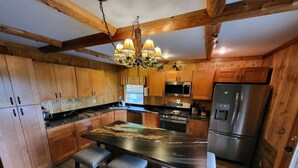 Coffee/tea maker, fridge, microwave, oven - Cabin with a magnificent view! (MANISTIQUE)