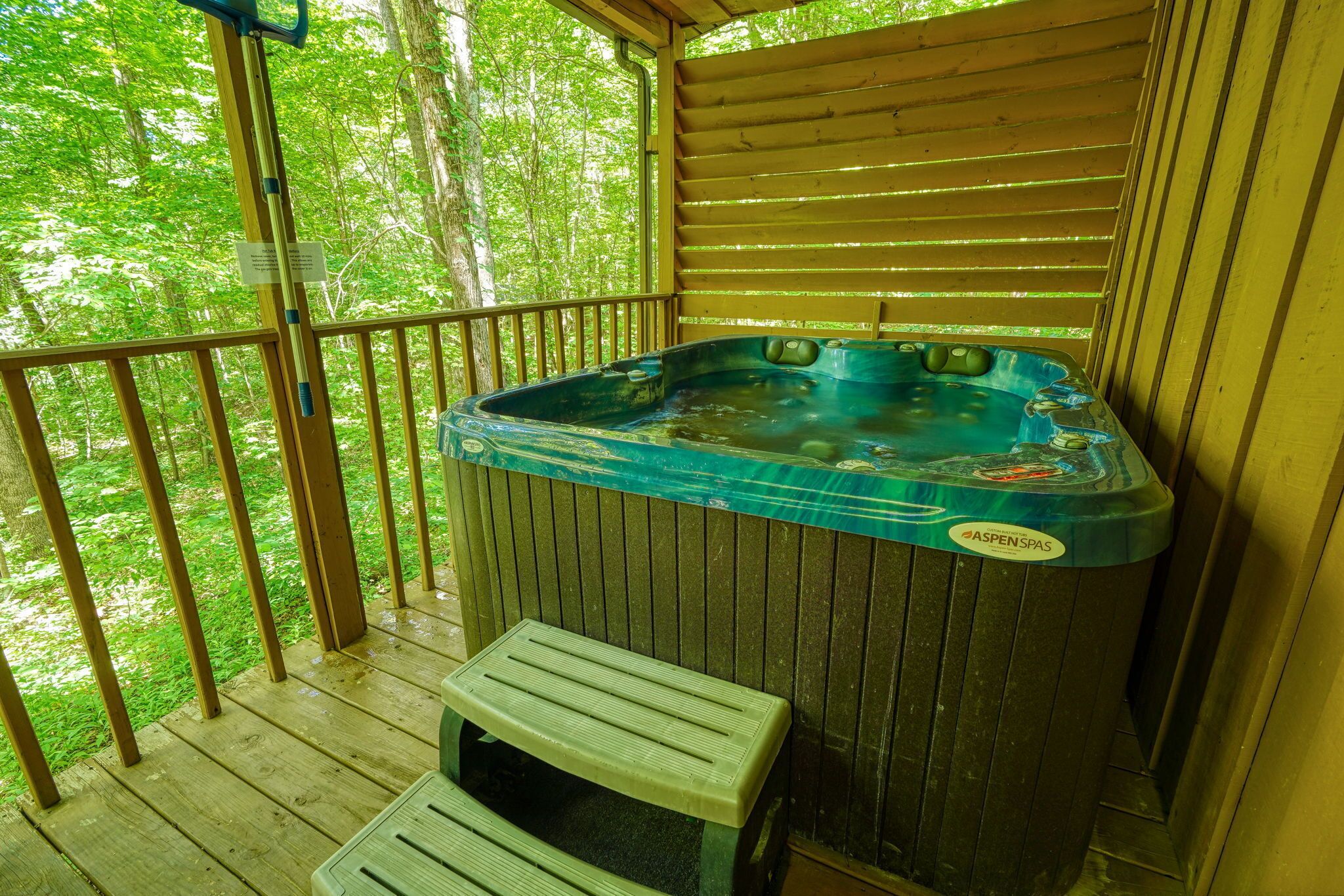 Bain à remous extérieur