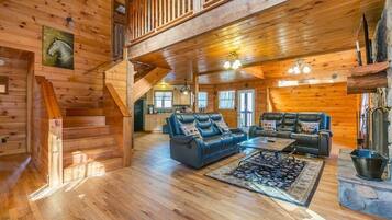 Smart TV, fireplace, DVD player