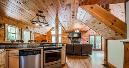 UNFORGETTABLE | PET FRIENDLY | HOT TUB