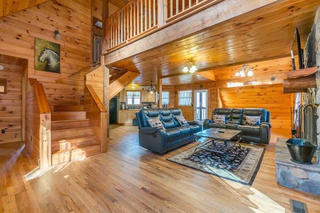 Smart TV, fireplace, DVD player