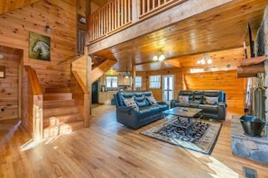 Smart TV, fireplace, DVD player, offices