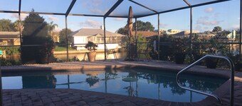 Nuova Home Listing sul lungomare con piscina, pesca sul molo, kayak, paddleboard