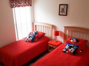 4 chambres, fer et planche à repasser, Wi-Fi, literie fournie