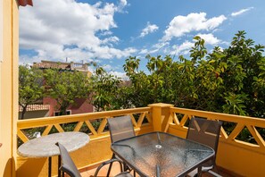 Outdoor dining - Hoyo I - Isla Canela Golf GHHI1011P19 (Isla Canela)