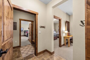 4 habitaciones, wifi gratis, ropa de cama y acceso para silla de ruedas 