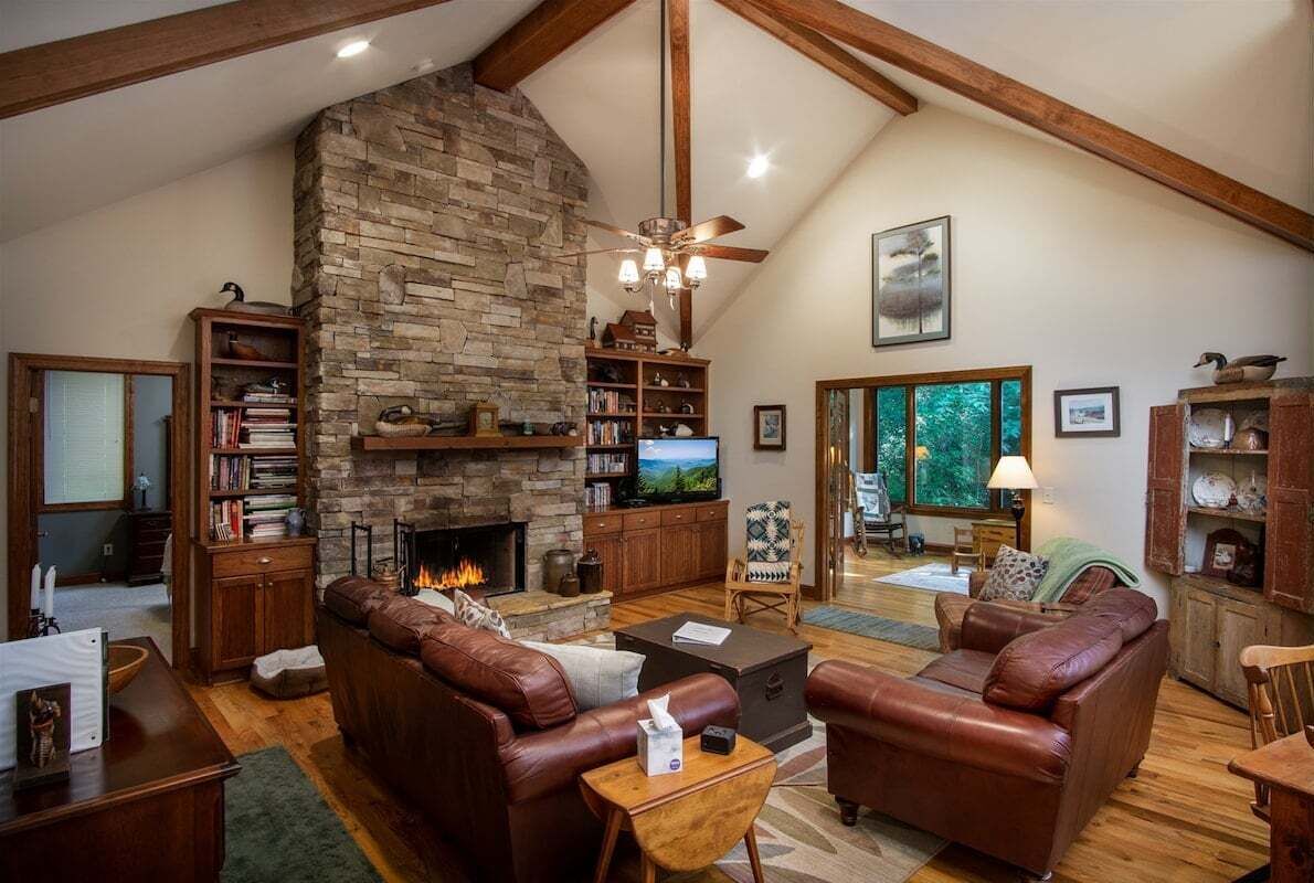 Télévision, cheminée