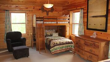 3 bedrooms, free WiFi, bed sheets, wheelchair access