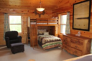 3 bedrooms, free WiFi, bed sheets, wheelchair access