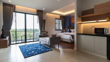 Executive Double Room | 1 bedroom, premium bedding, minibar, in-room safe