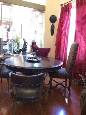 Dining - Amazing, updated home in golf community, private heated Pool (Chandler)