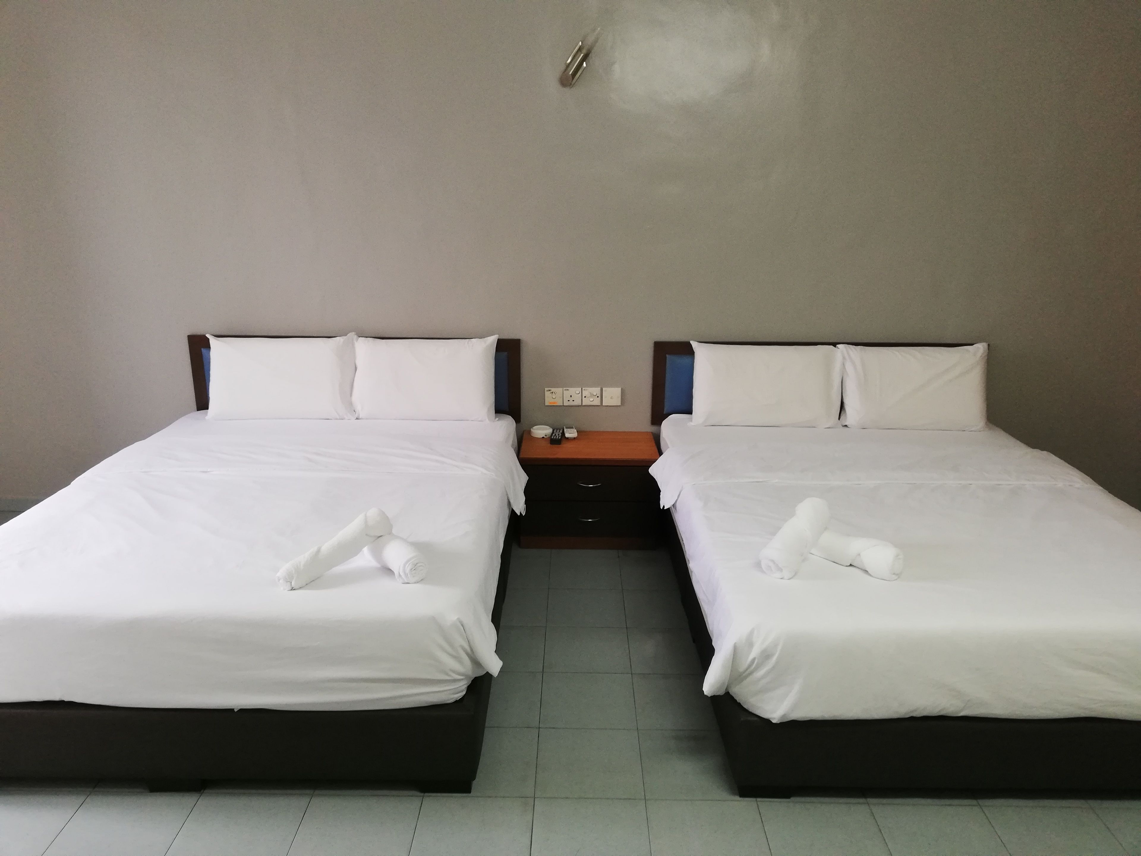 family room (deluxe) | desk, iron/ironing board, free wifi