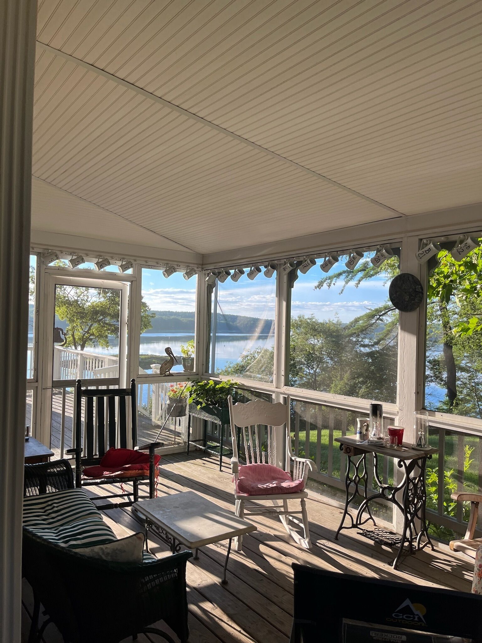 Smart TV, fireplace, DVD player, books