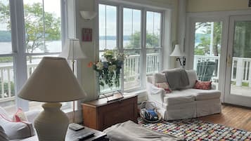 Smart TV, fireplace, DVD player, books