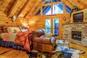 Iron/ironing board, free WiFi, bed sheets - Hugs and Kisses Luxury Honeymoon Hideaway - Great Location w/ Hot Tub! (Gatlinburg)