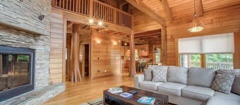 Ten Mile Cabin Sleeps 16! Best Deal on AirBNB