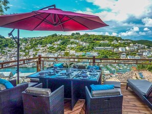Outdoor dining - Looe Self Catering, Boutique Holiday Cottage Looe with Spectacular Harbour Views (Looe)