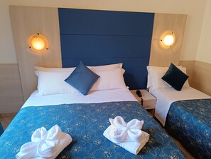 Comfort Triple Room - HOTEL MARECHIARO (Rome)