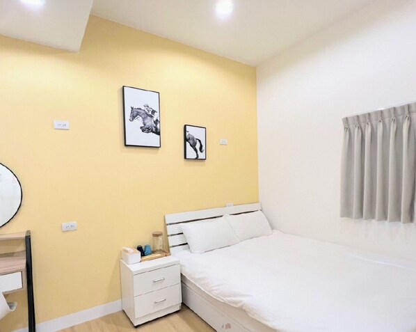 Chambre Standard double, 1 lit double, non-fumeur | Couette en duvet, bureau, rideaux d’obscurcissement