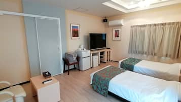 Standard Twin Room, 2 Twin Beds, Non Smoking, Garden View | Desk, WiFi (free), bed sheets
