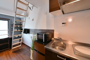 Basic-Apartment (with Loft (2F) – No Elevetor) | 1 Schlafzimmer, Schreibtisch, kostenloses WLAN