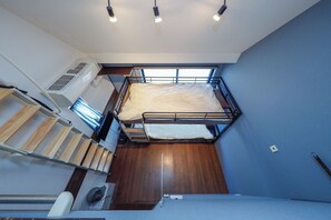 基础公寓 (with Loft (2F) – No Elevetor) | 1 多间卧室、办公桌、免费 WiFi