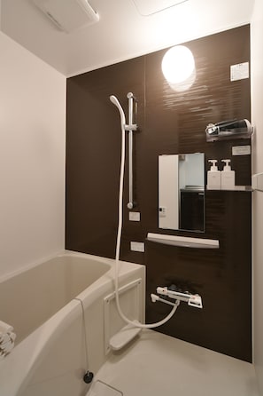 Business Apartment (1F) | Bilik Mandi | Tab mandi dan pancuran berasingan, kelengkapan dandanan diri percuma