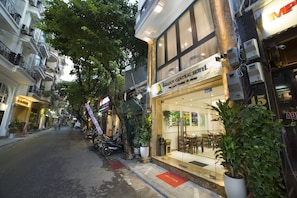 Front of property - Galliot Central Hotel (Hanoi)