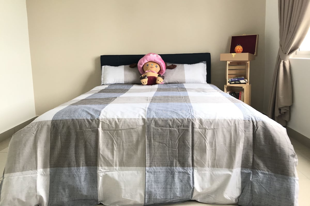 Condo, 3 Bedrooms, Non Smoking | Meja, ruang kerja komputer riba, seterika/papan seterika