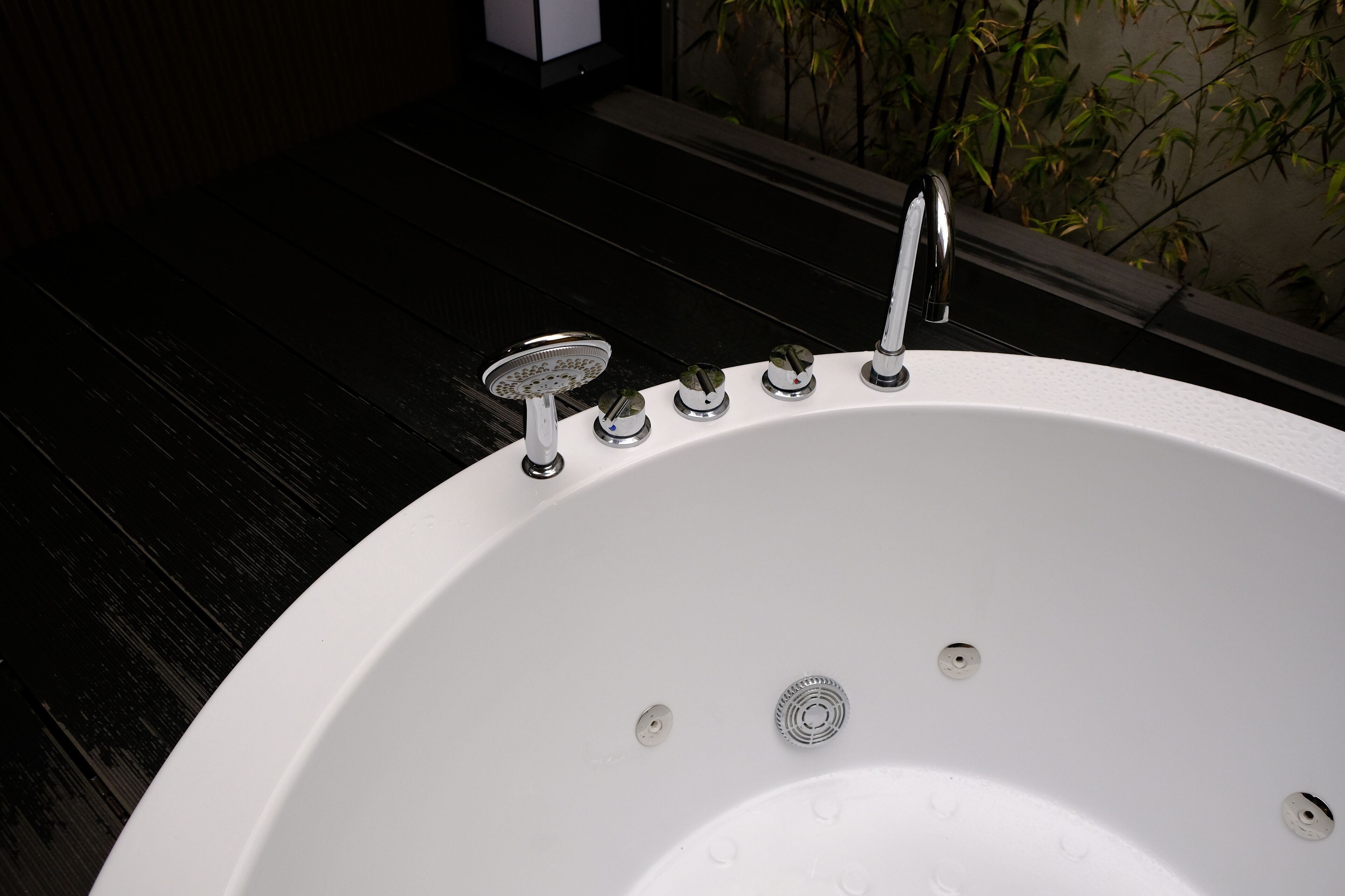 hot tub suite - shiki suites | kyoto umekoji | private spa tub