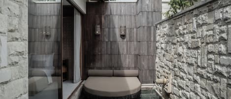 1 bedroom, minibar, in-room safe, desk