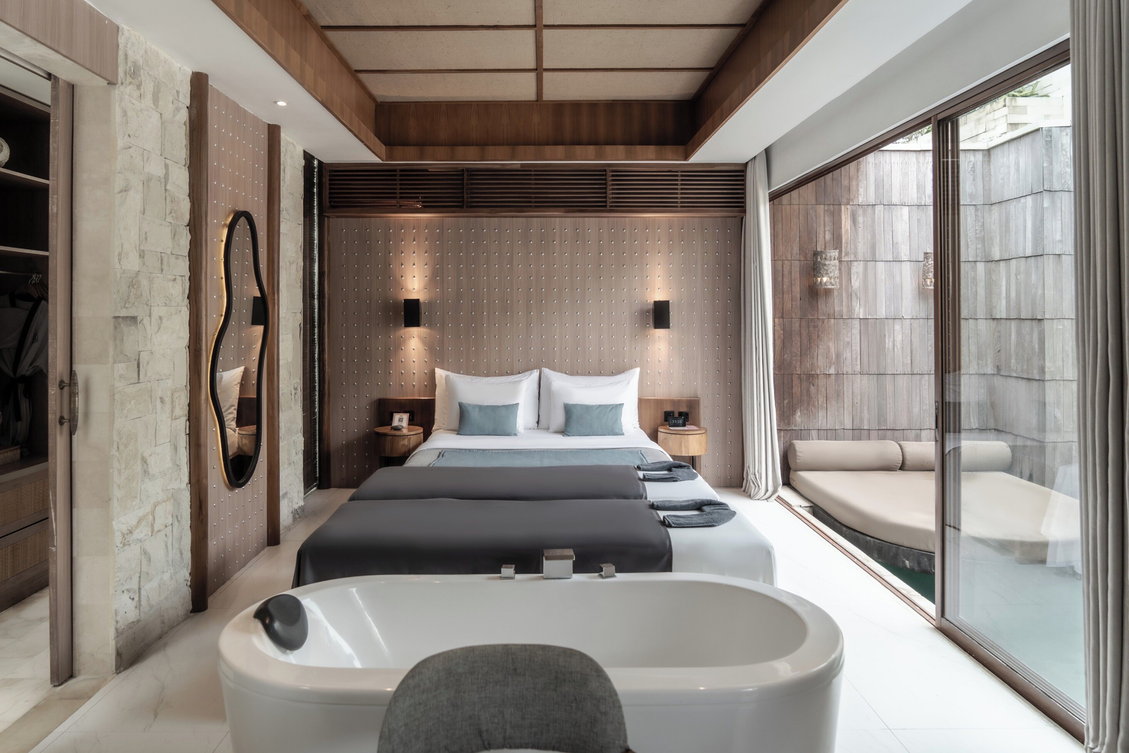 1 bedroom, minibar, in-room safe, desk