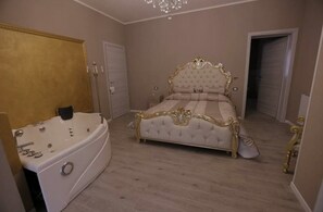 Double Room (Romantica) | 1 bedroom, premium bedding, minibar, desk - Cupido da Simona (Ostellato)