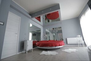 Chambre Double (Degli Specchi) | 1 chambre, literie de qualité supérieure, minibar, bureau