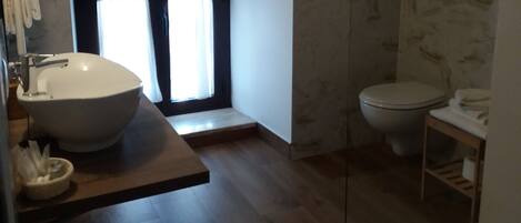 Triple Room | Bathroom