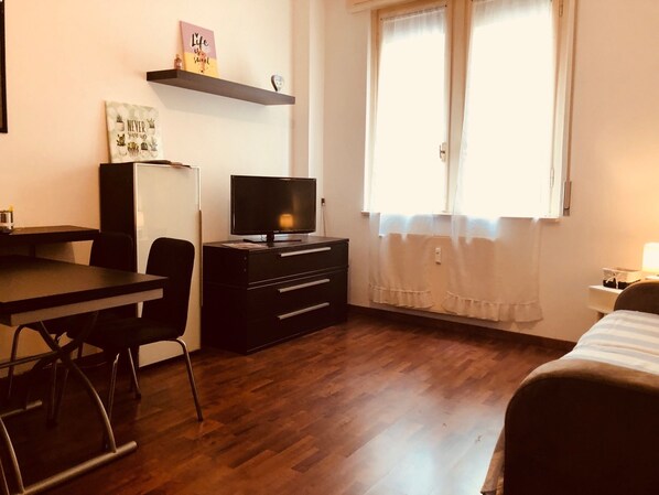Studio | 1 makuuhuone, työpöytä, silitysrauta/-lauta, vauvansängyt