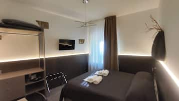 Doppia Comfort, bagno privato, vista cortile (Vesuvio) | 1 camera, lenzuola