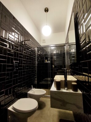 Comfort Double Room, Private Bathroom (Vesuvio) | Bathroom - Cloister Inn (Naples)
