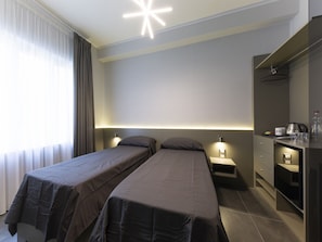 Comfort Double Room, Private Bathroom, Garden View (Partenope)