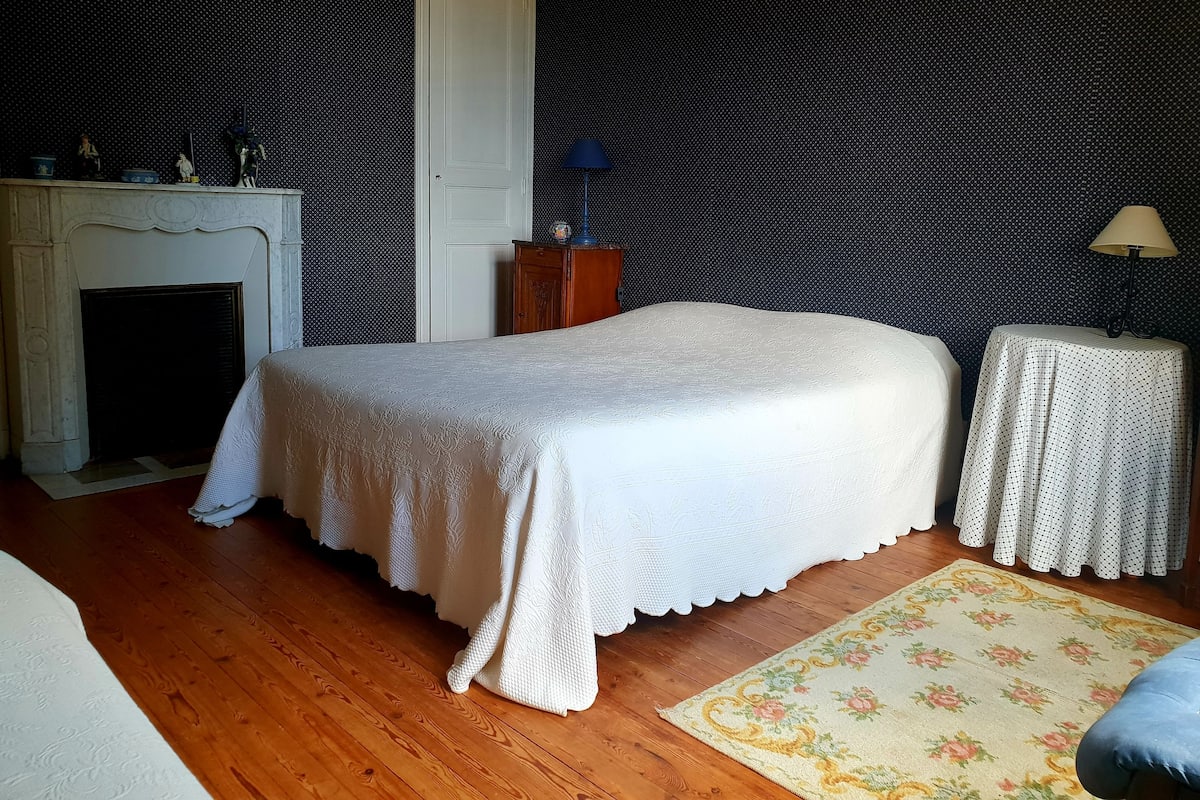 Individually decorated, individually furnished, free WiFi, bed sheets
