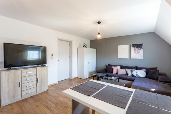 Appartement Ville, plusieurs lits | Restauration dans la chambre