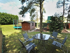Children’s play area – outdoor