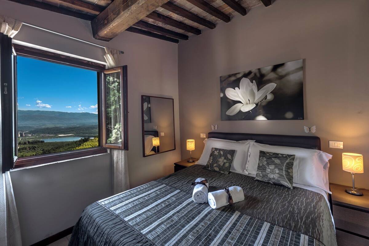 In-room safe, desk, free WiFi, bed sheets