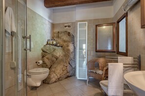 Shower, free toiletries, bidet, towels - B&B Amoliv (Cavriglia)