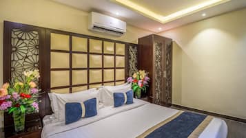 In-room safe, iron/ironing board, free WiFi