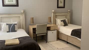 Ropa de cama de alta calidad, escritorio, wifi gratis y ropa de cama