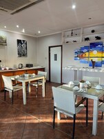 Desayuno bufé gratuito y diario