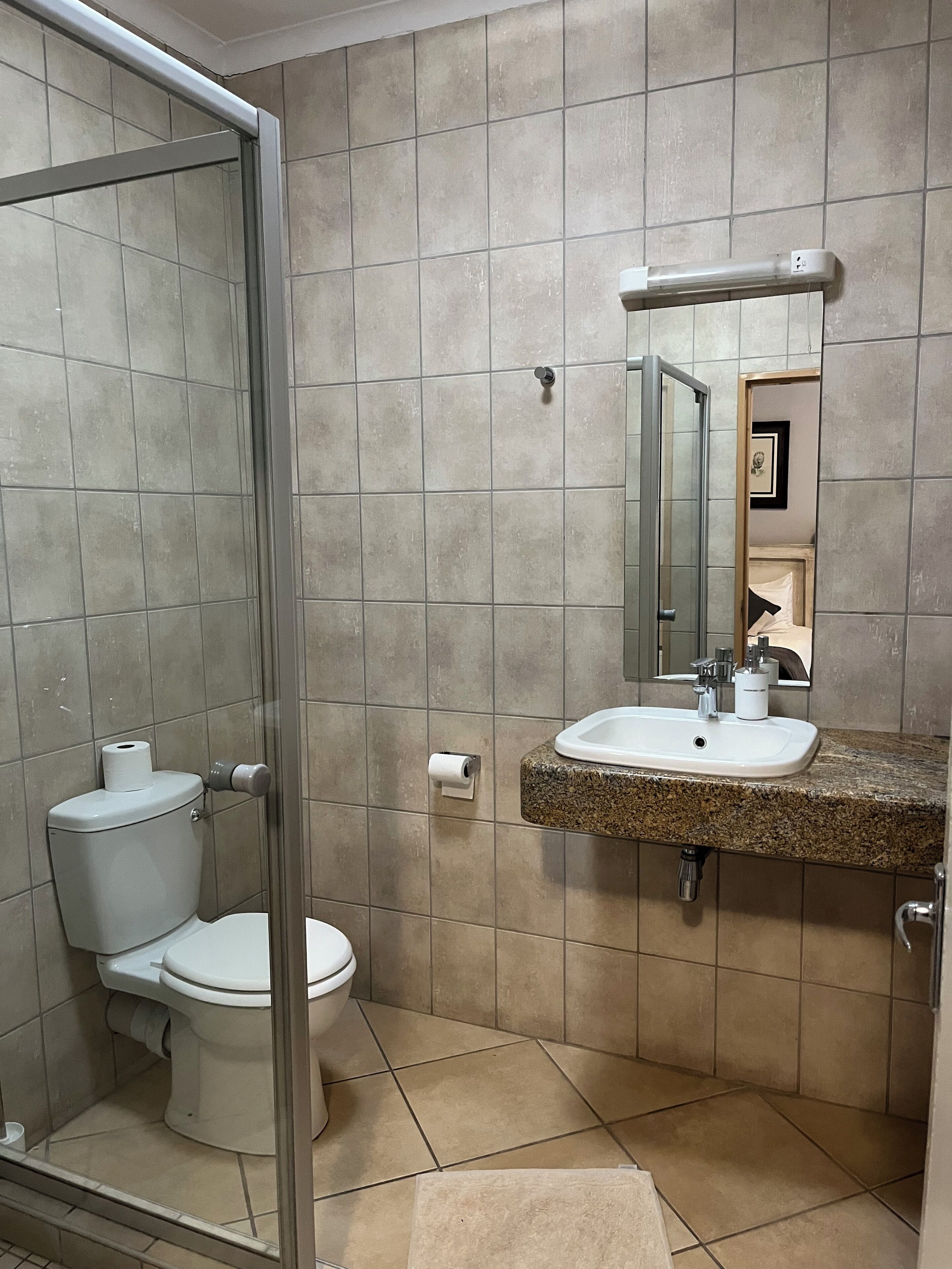 twin room (twin room 6) | bathroom | shower, rainfall showerhead, towels